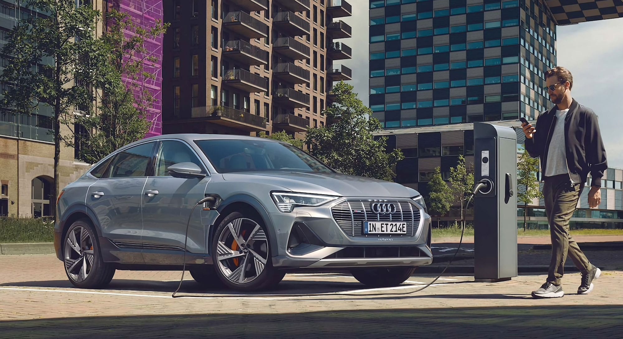 AUDI ETRON MODELS WITH HIGH CHARGING PERFORMANCE